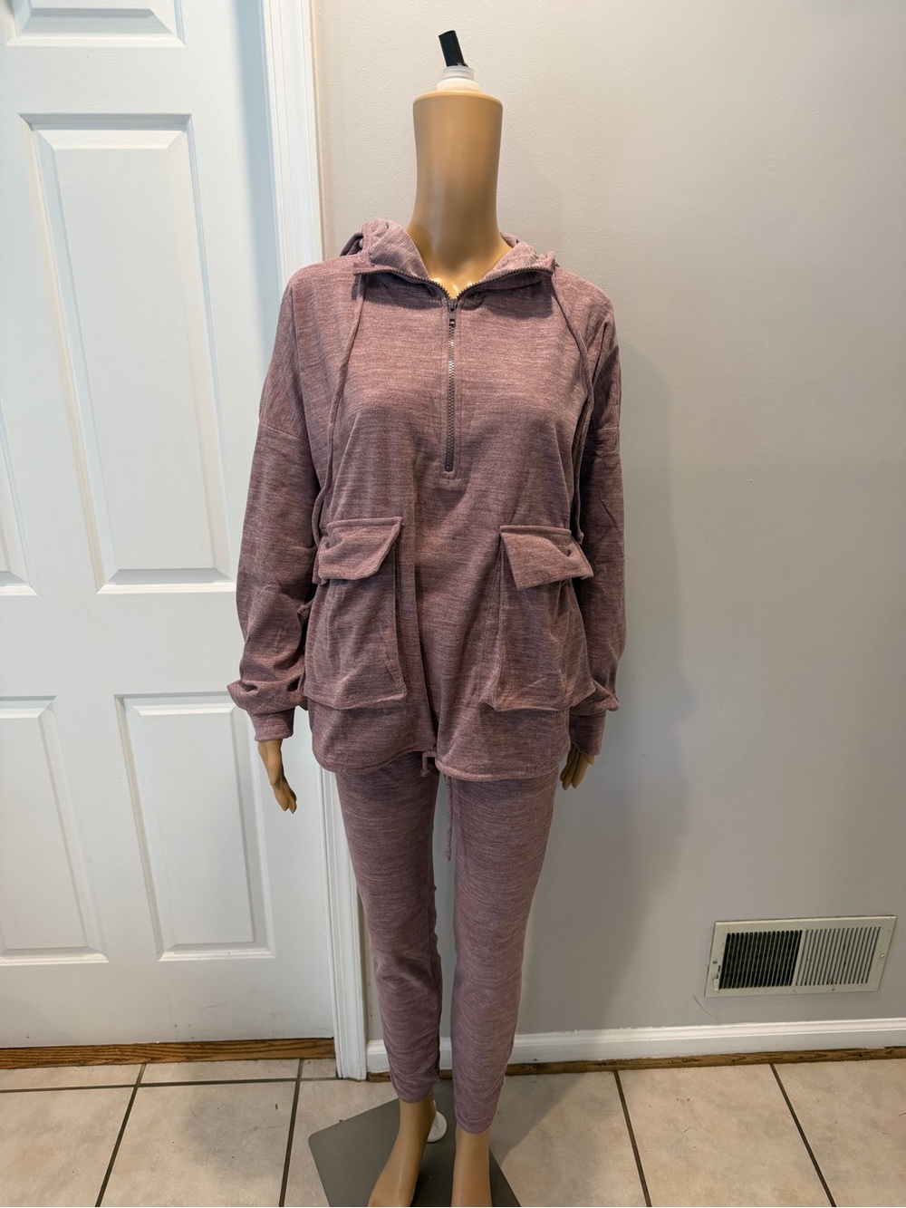New WINWIN Two-Piece Lounge Set - Hoodie & Joggers Sz S M L